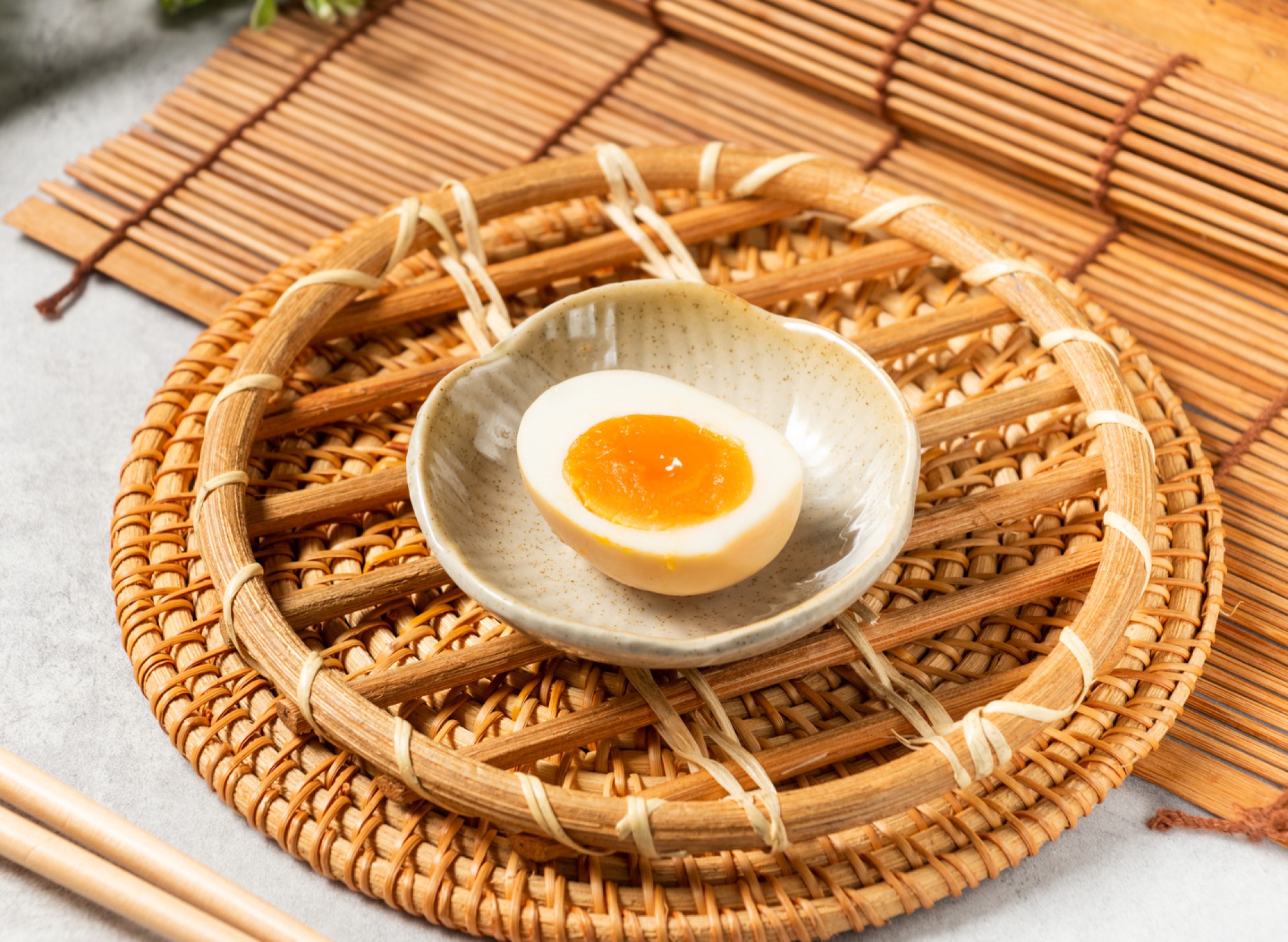 溏心蛋半顆 | 豬豬の拉麵屋-安南店