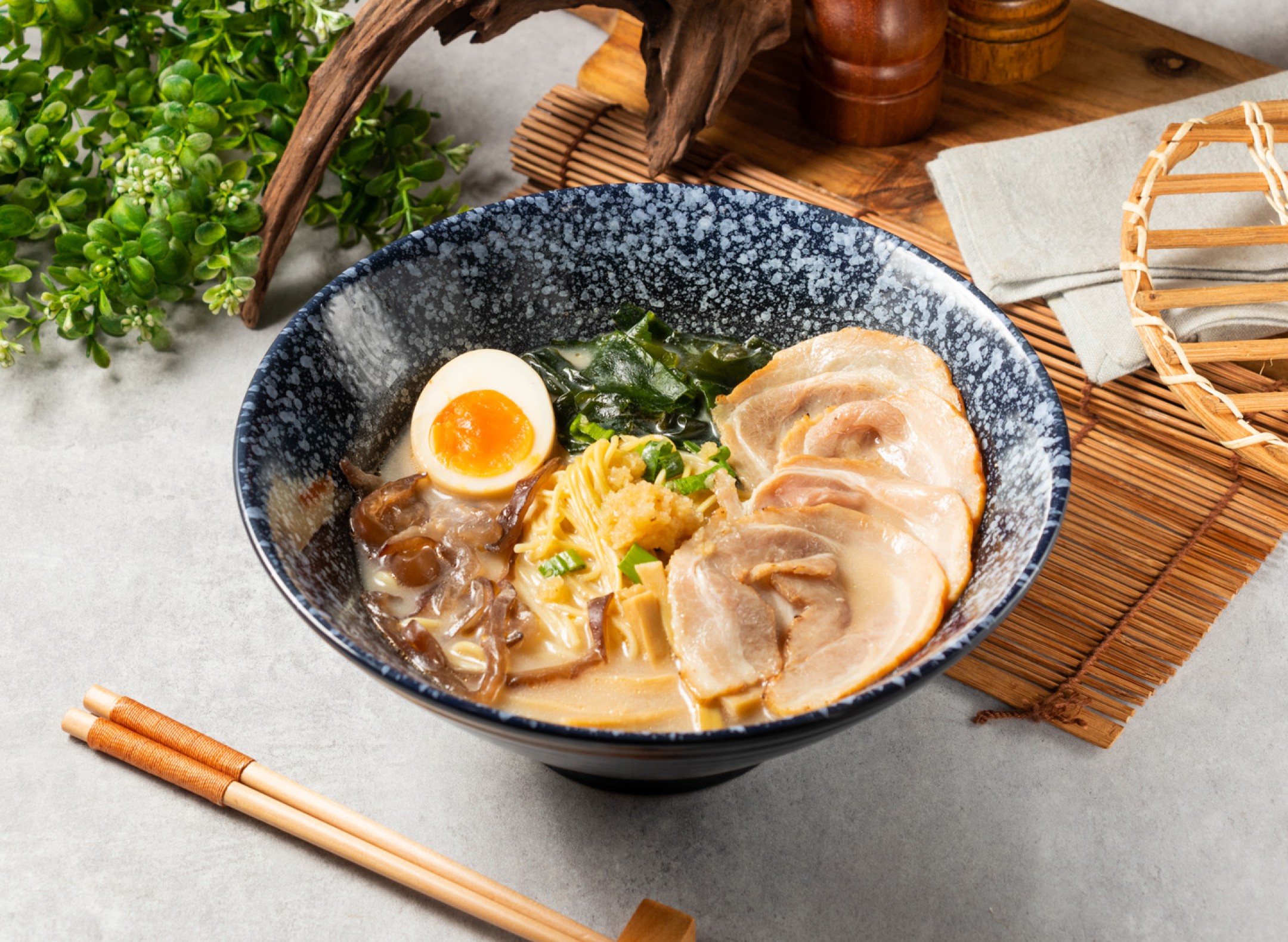 濃香蒜味特濃拉麵套餐 | 豬豬の拉麵屋-安南店