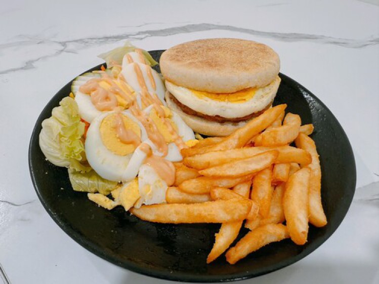 [3]豬肉滿福堡餐 | 米婭Coffee&Brunch