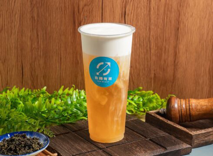 奶蓋四季春 | 右轉有茶坊