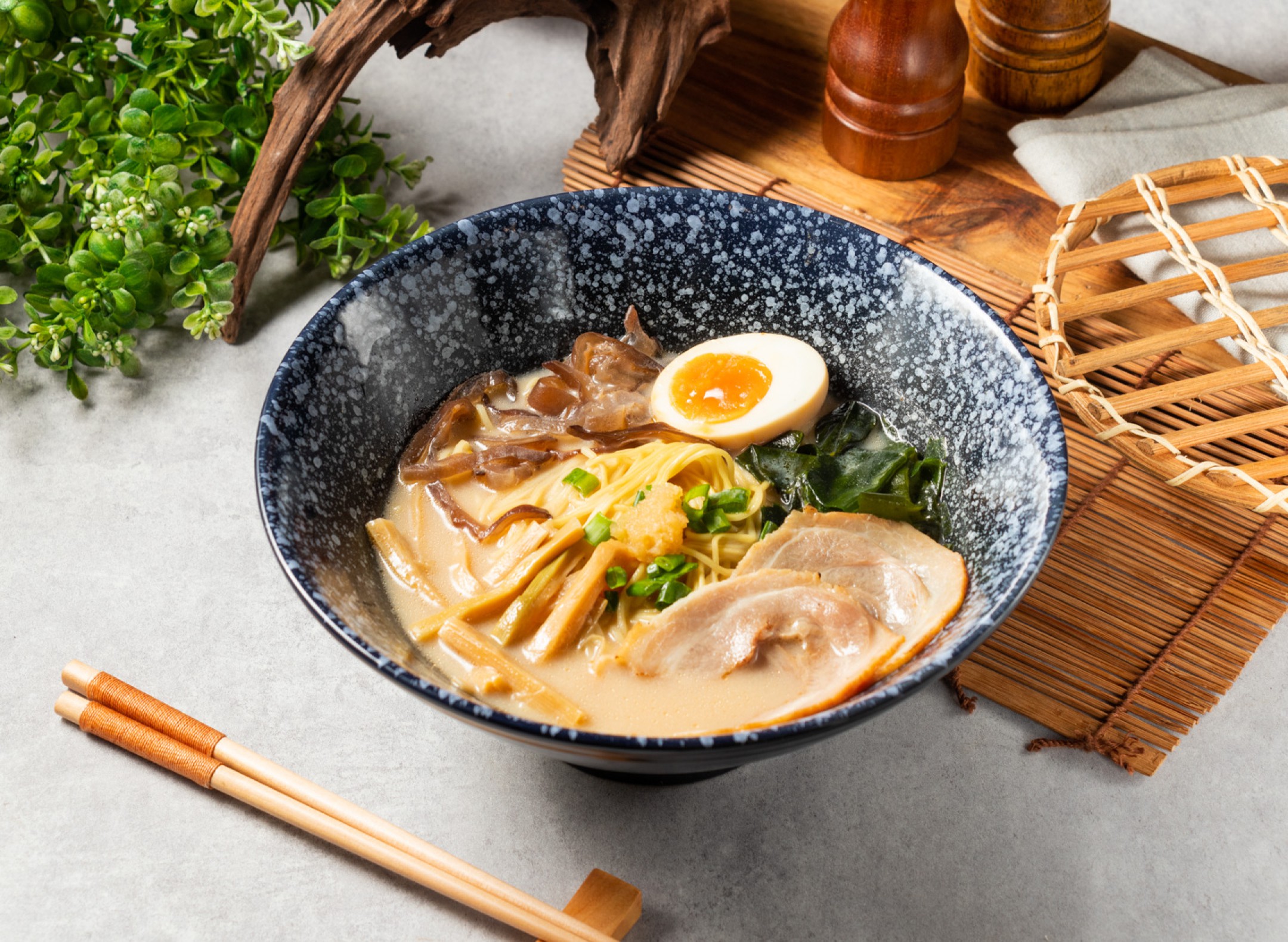 蒜香拉麵套餐 | 豬豬の拉麵屋-安南店